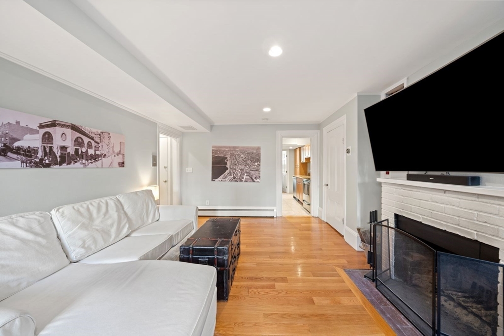 1 bed, 1 bath apartment for rent at 351 Marlborough St Unit 1, Back Bay — photo 4 of 27