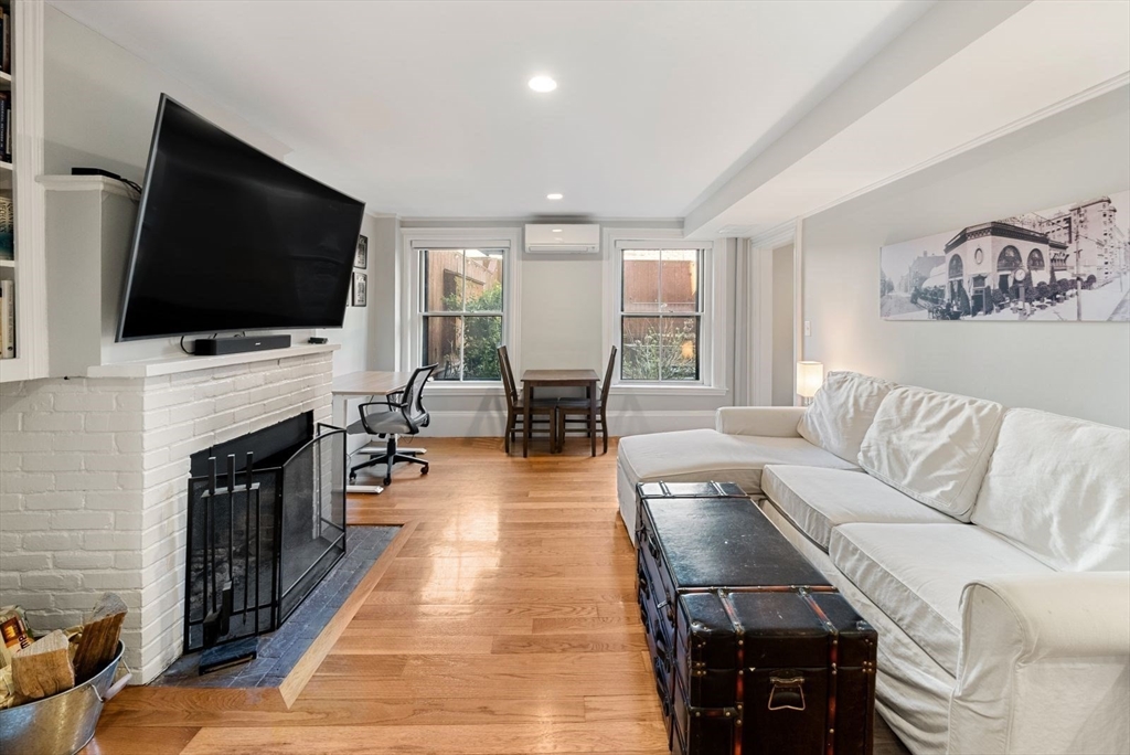 1 bed, 1 bath apartment for rent at 351 Marlborough St Unit 1, Back Bay — photo 5 of 27