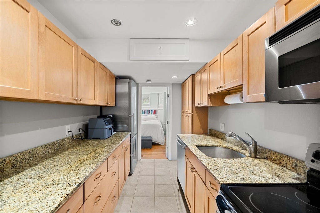 1 bed, 1 bath apartment for rent at 351 Marlborough St Unit 1, Back Bay — photo 11 of 27