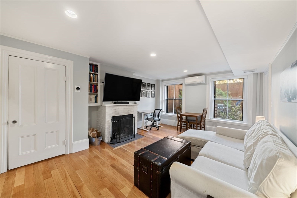 1 bed, 1 bath apartment for rent at 351 Marlborough St Unit 1, Back Bay — photo 3 of 27