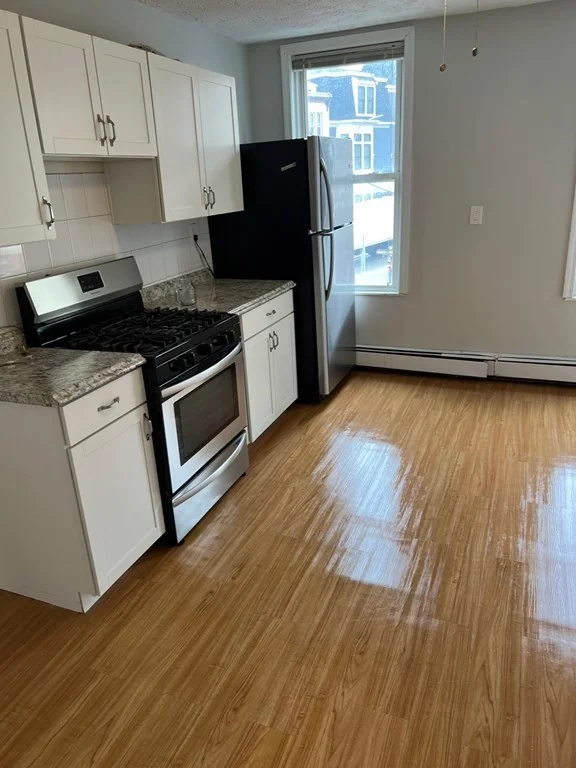 3 bed, 1 bath apartment for rent at 351 Meridian Unit 2, East Boston — photo 6 of 19