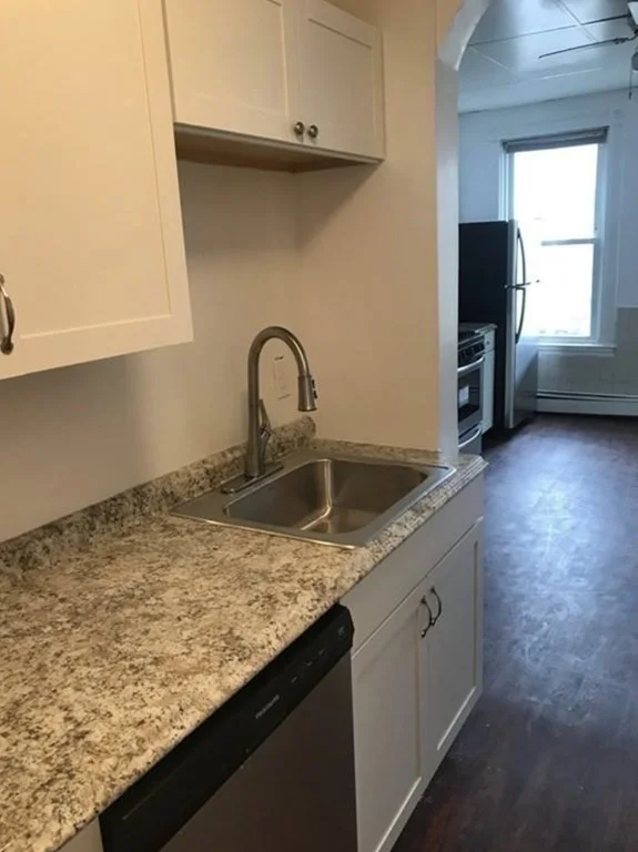 3 bed, 1 bath apartment for rent at 351 Meridian Unit 3, East Boston — photo 4 of 20