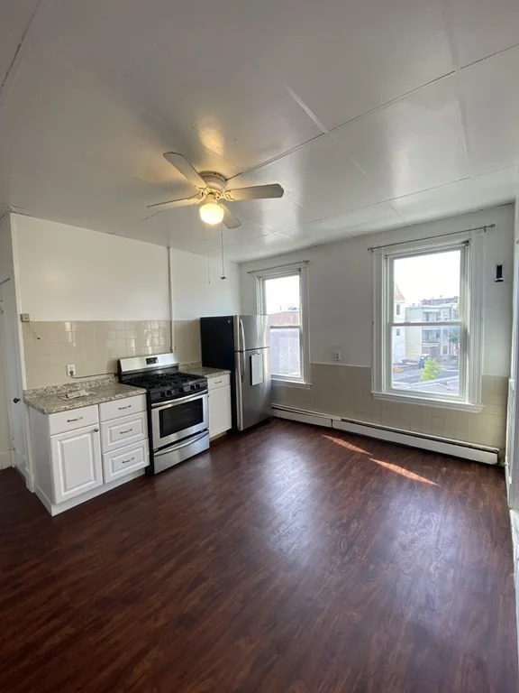 3 bed, 1 bath apartment for rent at 351 Meridian Unit 3, East Boston — photo 2 of 20