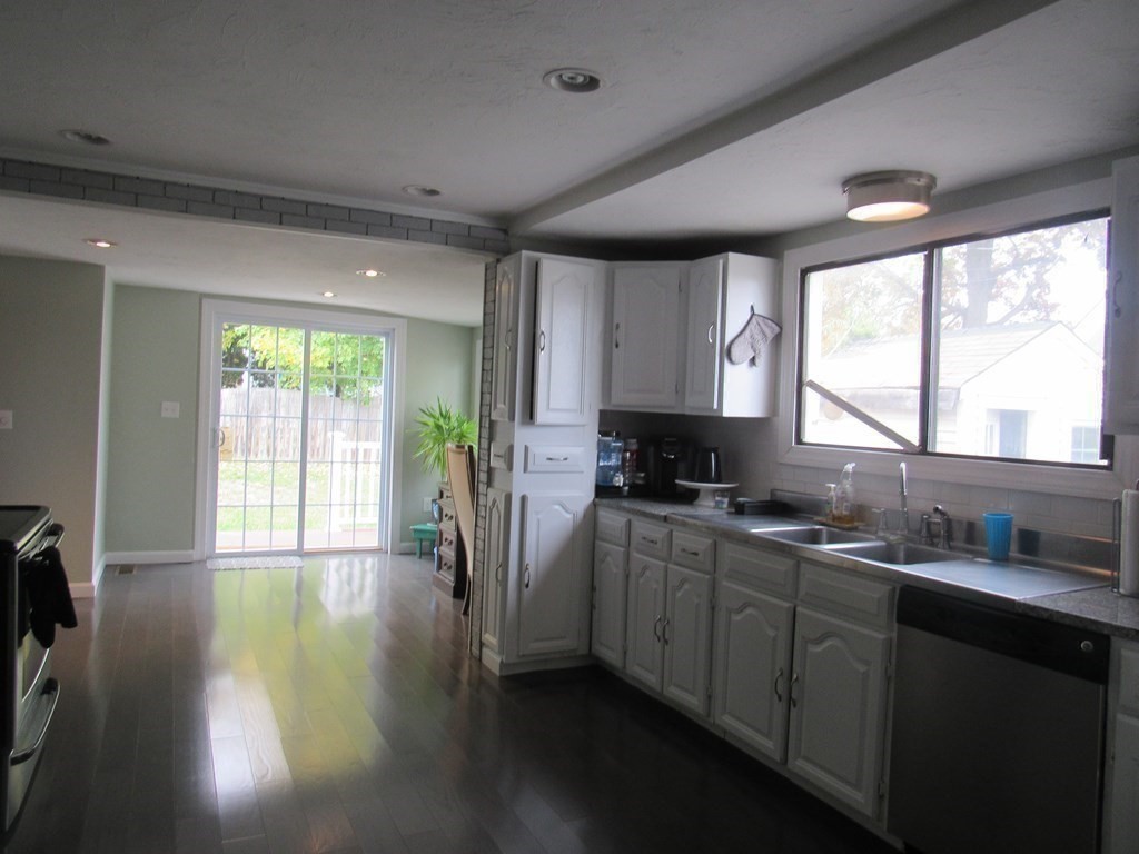 3 bed, 1 bath apartment for rent at 351 Plantation St, East Worcester — photo 14 of 37