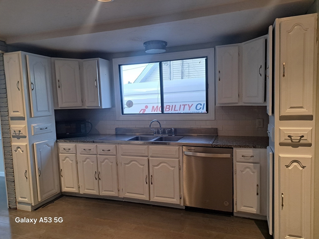 3 bed, 1 bath apartment for rent at 351 Plantation St, East Worcester — photo 2 of 37