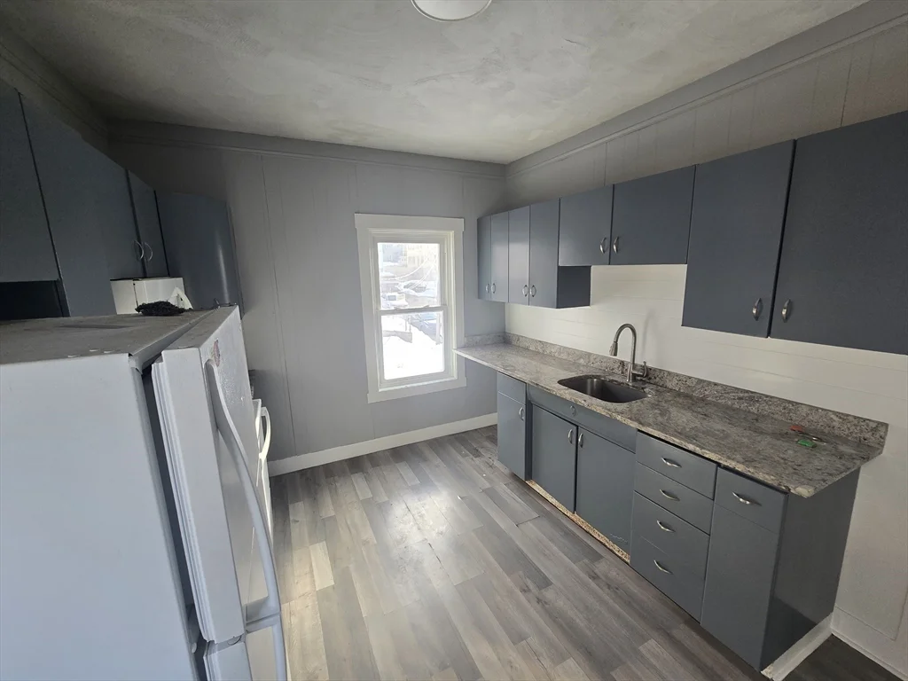 3 bed, 1 bath apartment for rent at 351 Tecumseh St Unit 2, Fall River — photo 10 of 17