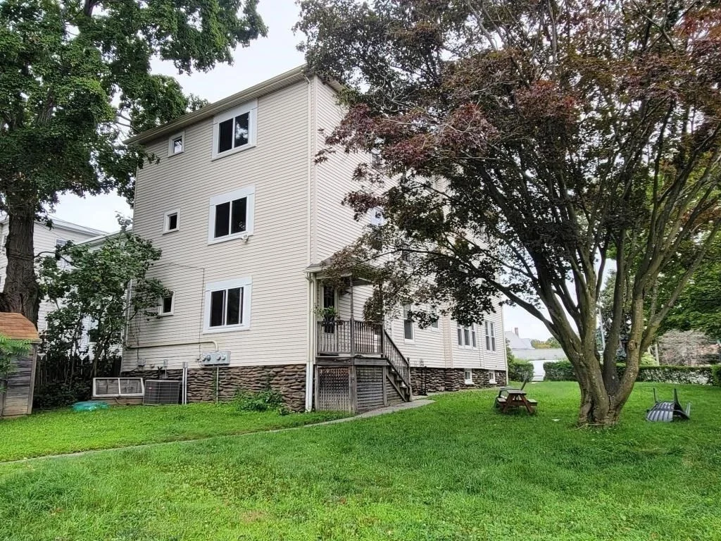 3 bed, 1 bath apartment for rent at 352 Chandler St Unit 1, Worcester — photo 22 of 23