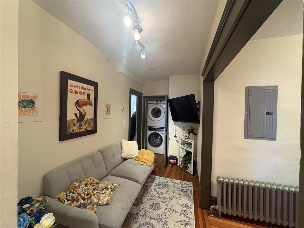 3 bed, 2 bath apartment for rent at 352 Main St Unit 1, Medford — photo 7 of 23
