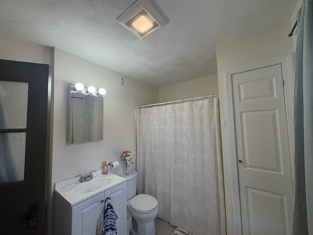 3 bed, 2 bath apartment for rent at 352 Main St Unit 1, Medford — photo 20 of 23