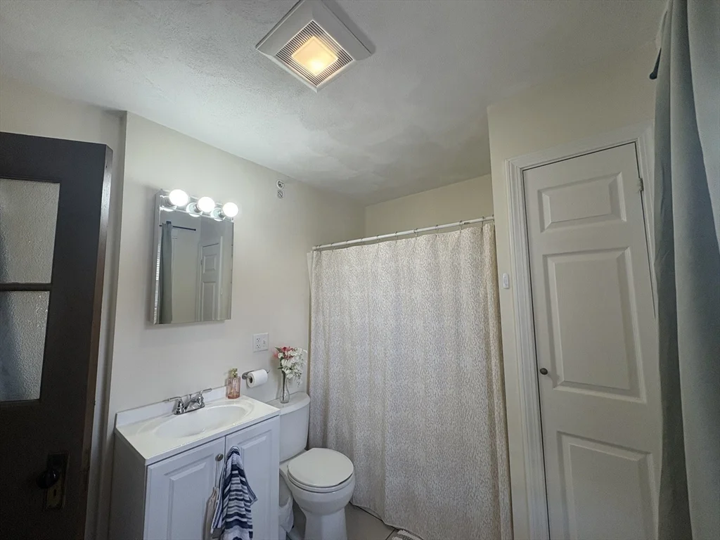 3 bed, 2 bath apartment for rent at 352 Main St Unit 1, Medford — photo 23 of 23
