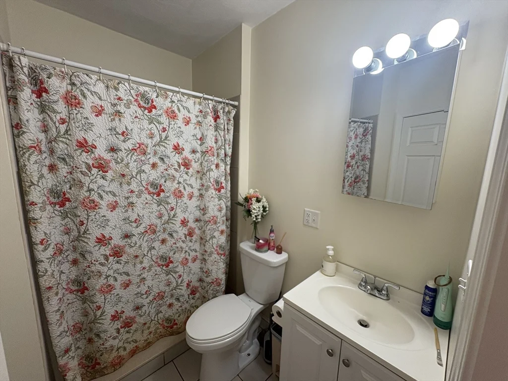 3 bed, 2 bath apartment for rent at 352 Main St Unit 1, Medford — photo 15 of 23
