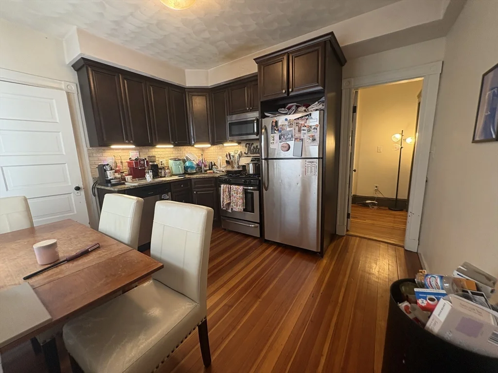 3 bed, 2 bath apartment for rent at 352 Main St Unit 1, Medford — photo 3 of 23