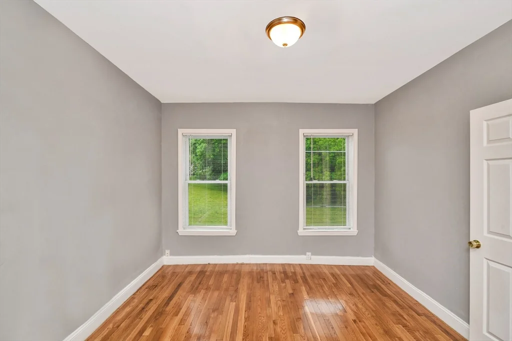 3 bed, 1 bath apartment for rent at 352 Norfolk St Unit 1, Dorchester — photo 8 of 16