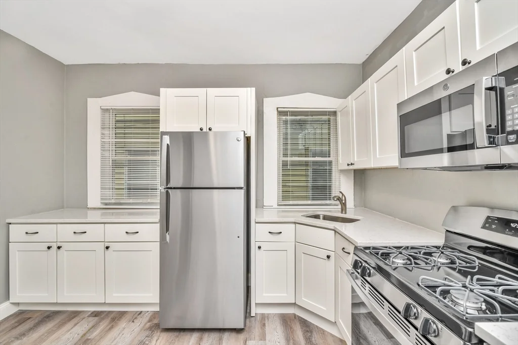 3 bed, 1 bath apartment for rent at 352 Norfolk St Unit 1, Dorchester — photo 3 of 16