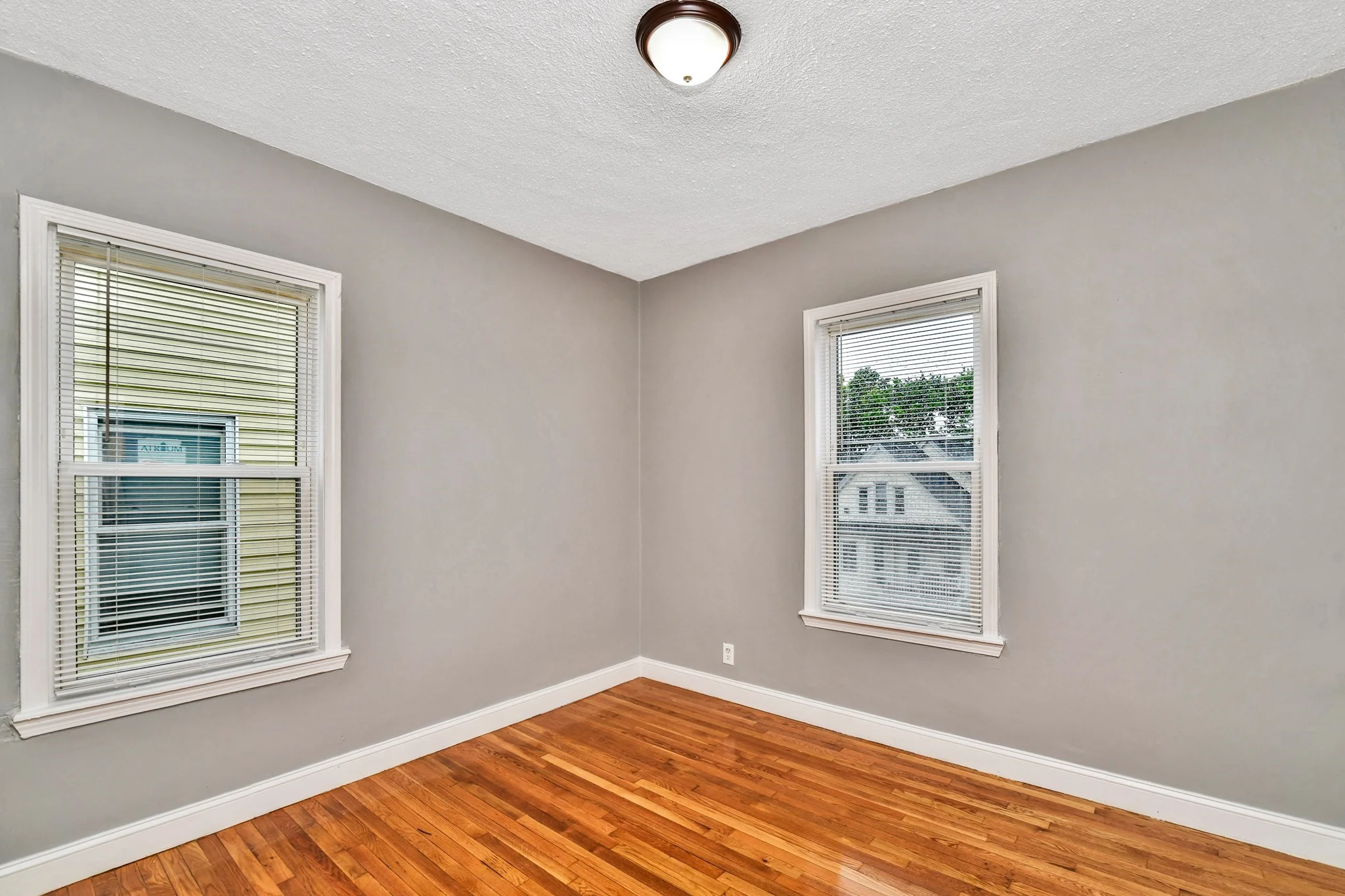 3 bed, 1 bath apartment for rent at 352 Norfolk St Unit 3, Dorchester — photo 2 of 12