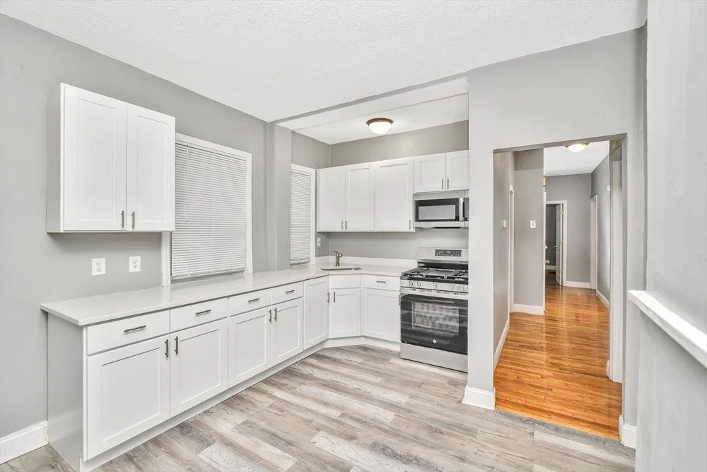 4 bed, 1 bath apartment for rent at 352 Norfolk St Unit 3, Dorchester — photo 2 of 12