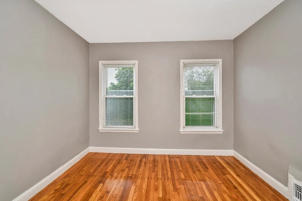 4 bed, 1 bath apartment for rent at 352 Norfolk St Unit 3, Dorchester — photo 8 of 12
