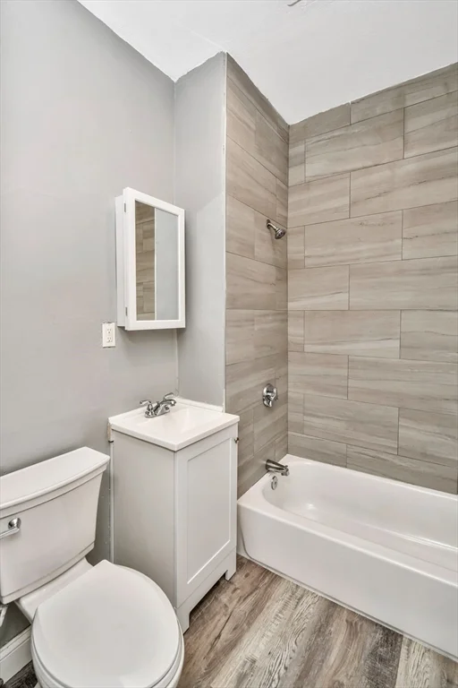 4 bed, 1 bath apartment for rent at 352 Norfolk St Unit 3, Dorchester — photo 4 of 12