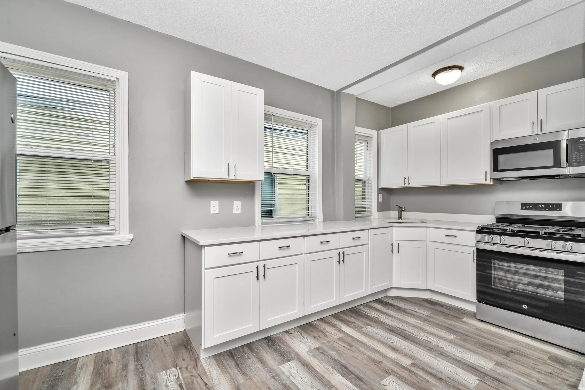 3 bed, 1 bath apartment for rent at 352 Norfolk St Unit 3, Dorchester — photo 9 of 12