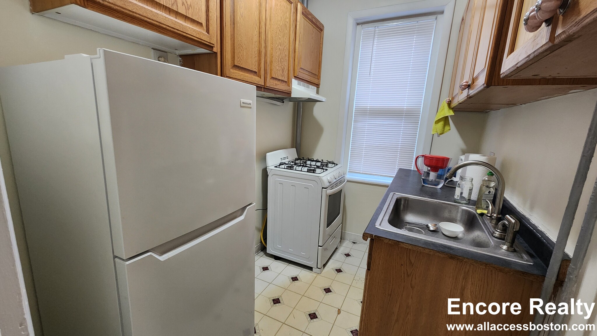 Studio bed, 1 bath apartment for rent at 352 Riverway Unit 11, Mission Hill — photo 9 of 13