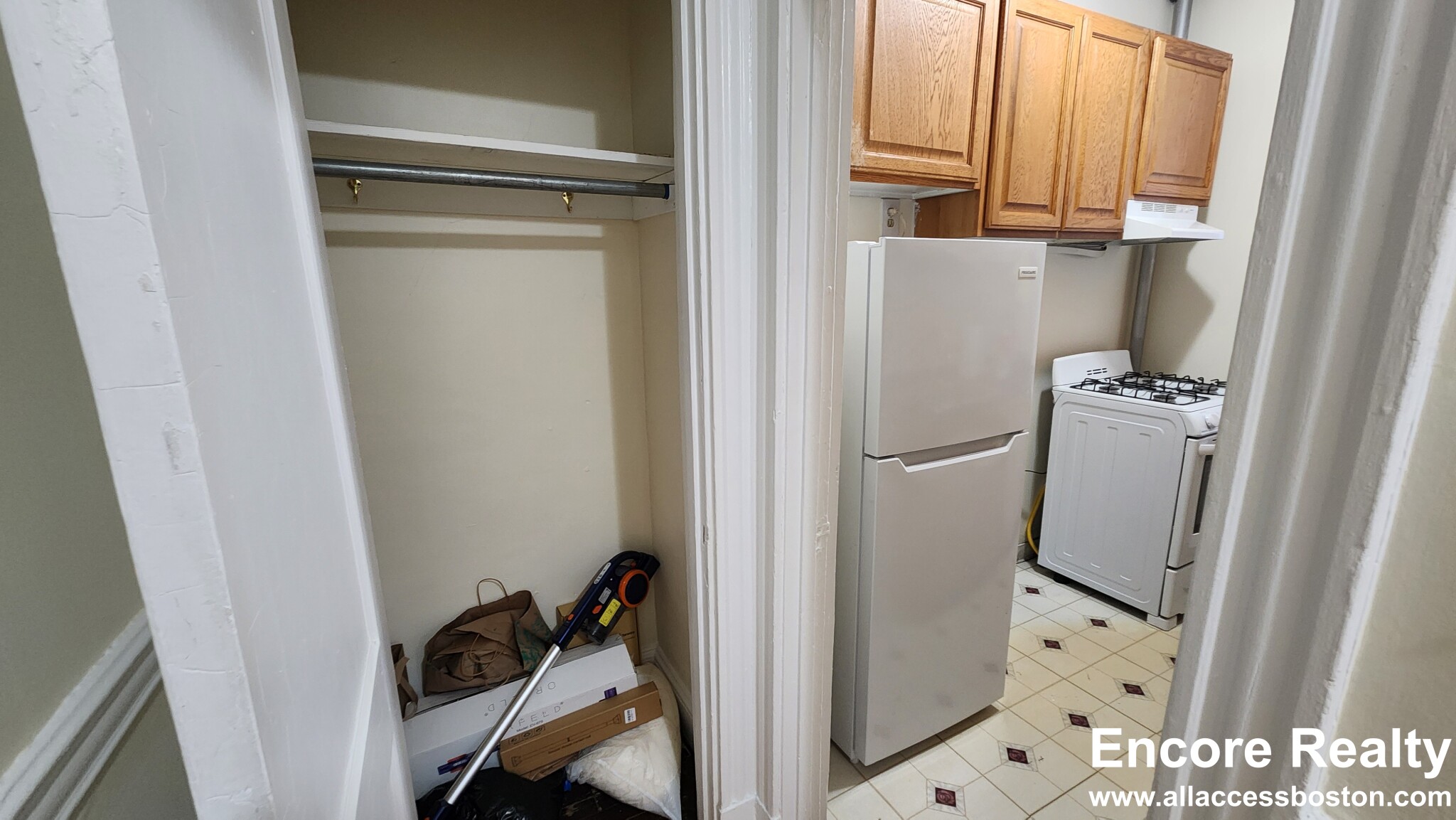 Studio bed, 1 bath apartment for rent at 352 Riverway Unit 11, Mission Hill — photo 12 of 13