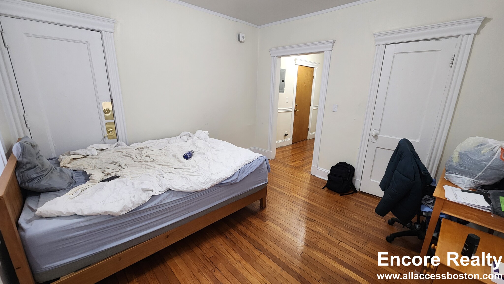 Studio bed, 1 bath apartment for rent at 352 Riverway Unit 11, Mission Hill — photo 4 of 13
