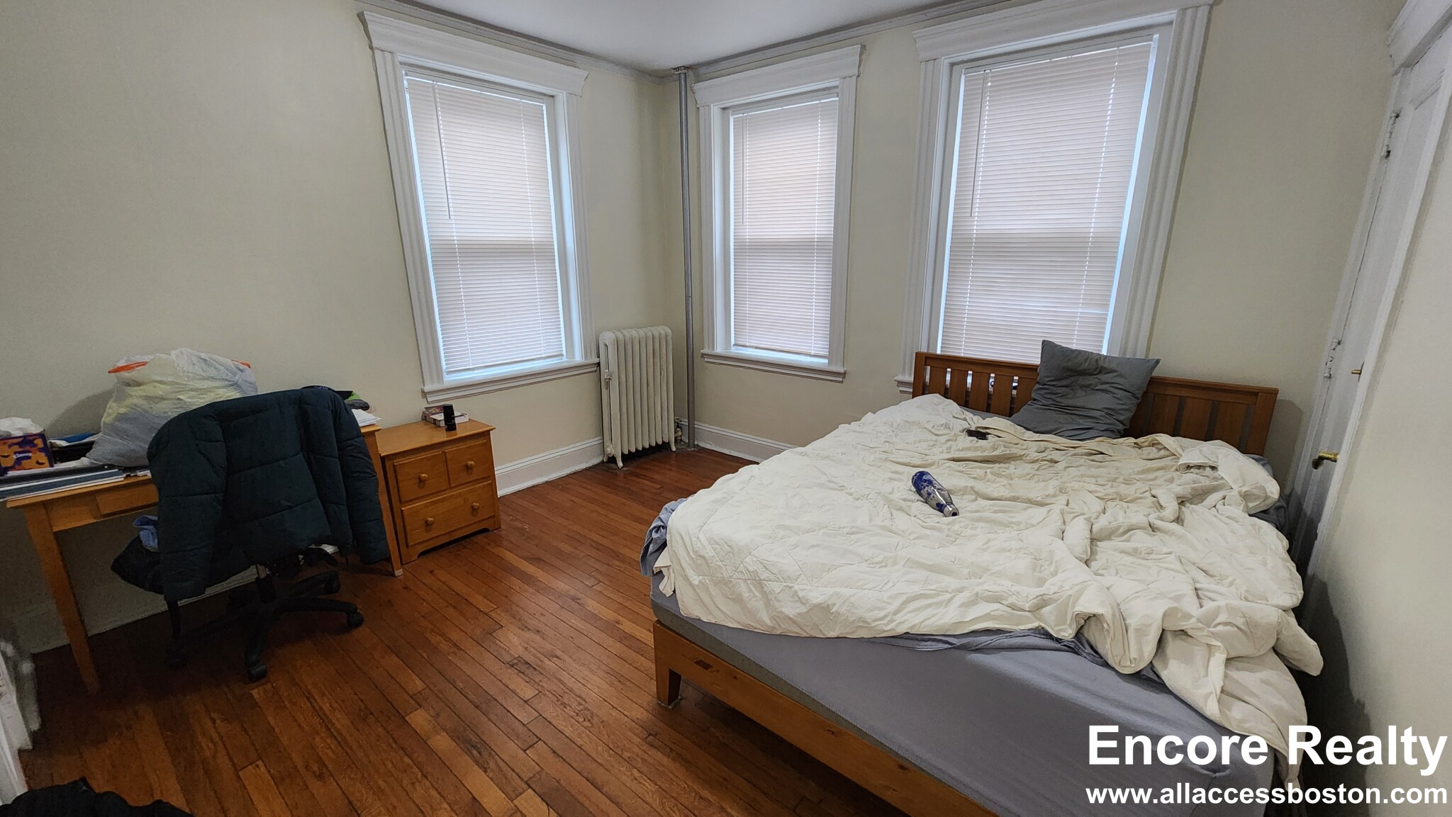 Studio bed, 1 bath apartment for rent at 352 Riverway Unit 11, Mission Hill — photo 2 of 13