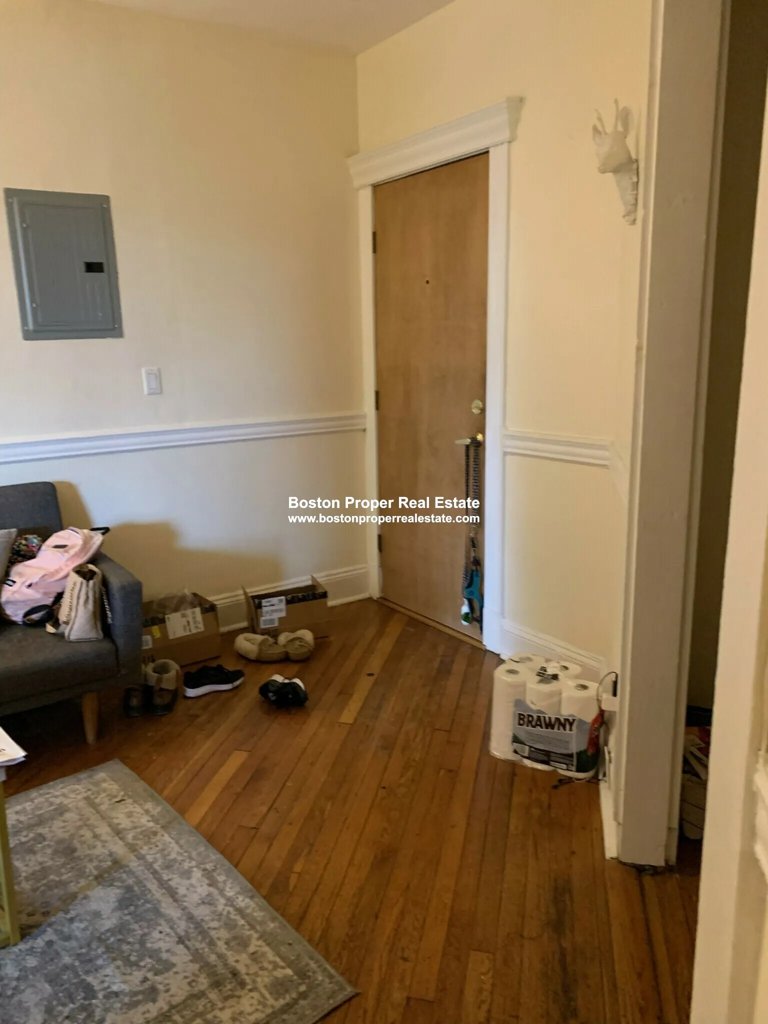 2 bed, 1 bath apartment for rent at 352 Riverway Unit 19, Coolidge Corner — photo 3 of 11