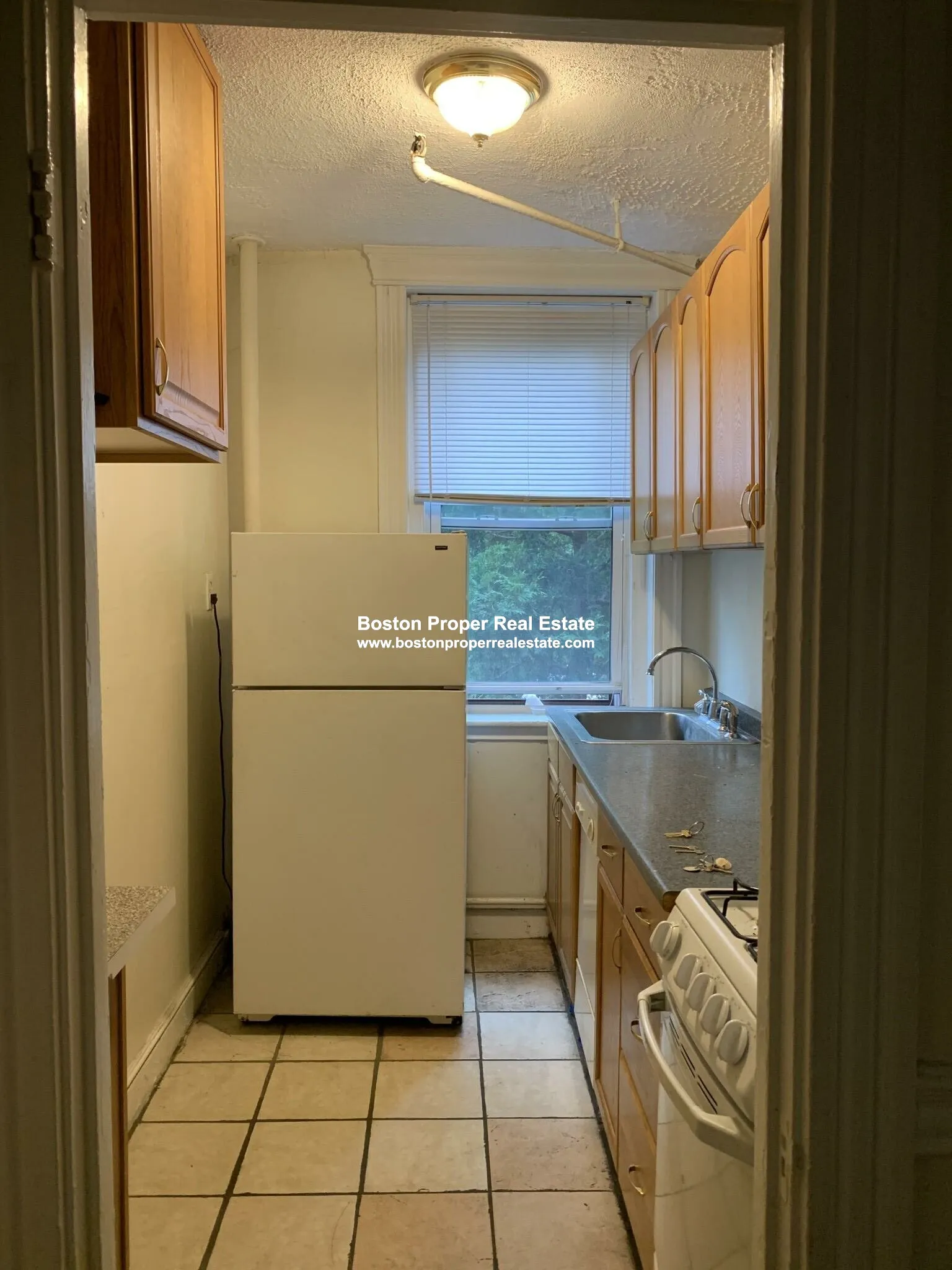 2 bed, 1 bath apartment for rent at 352 Riverway Unit 19, Coolidge Corner — photo 9 of 11