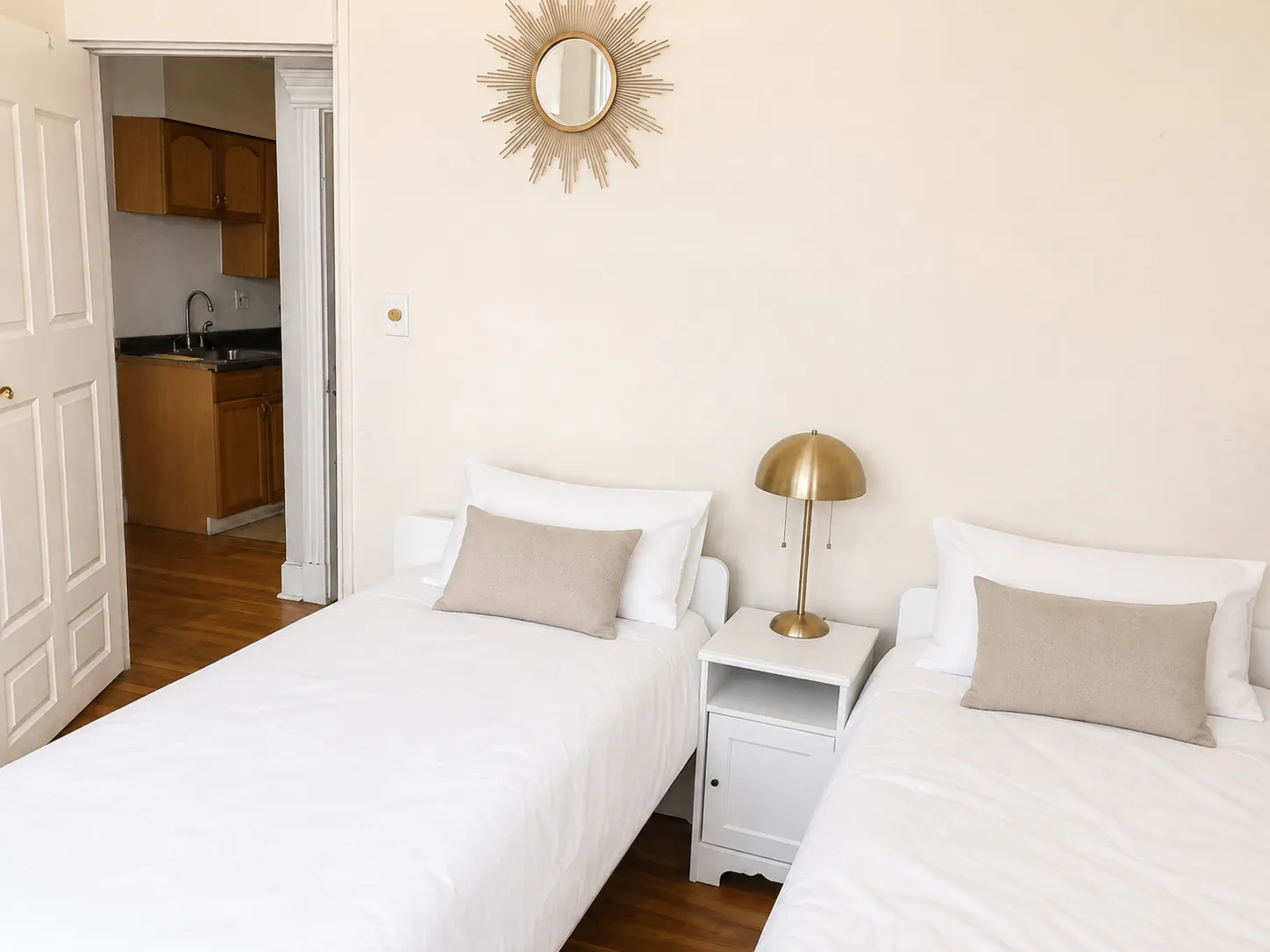 3 bed, 1 bath apartment for rent at 352 Riverway Unit 2, Mission Hill — photo 5 of 10