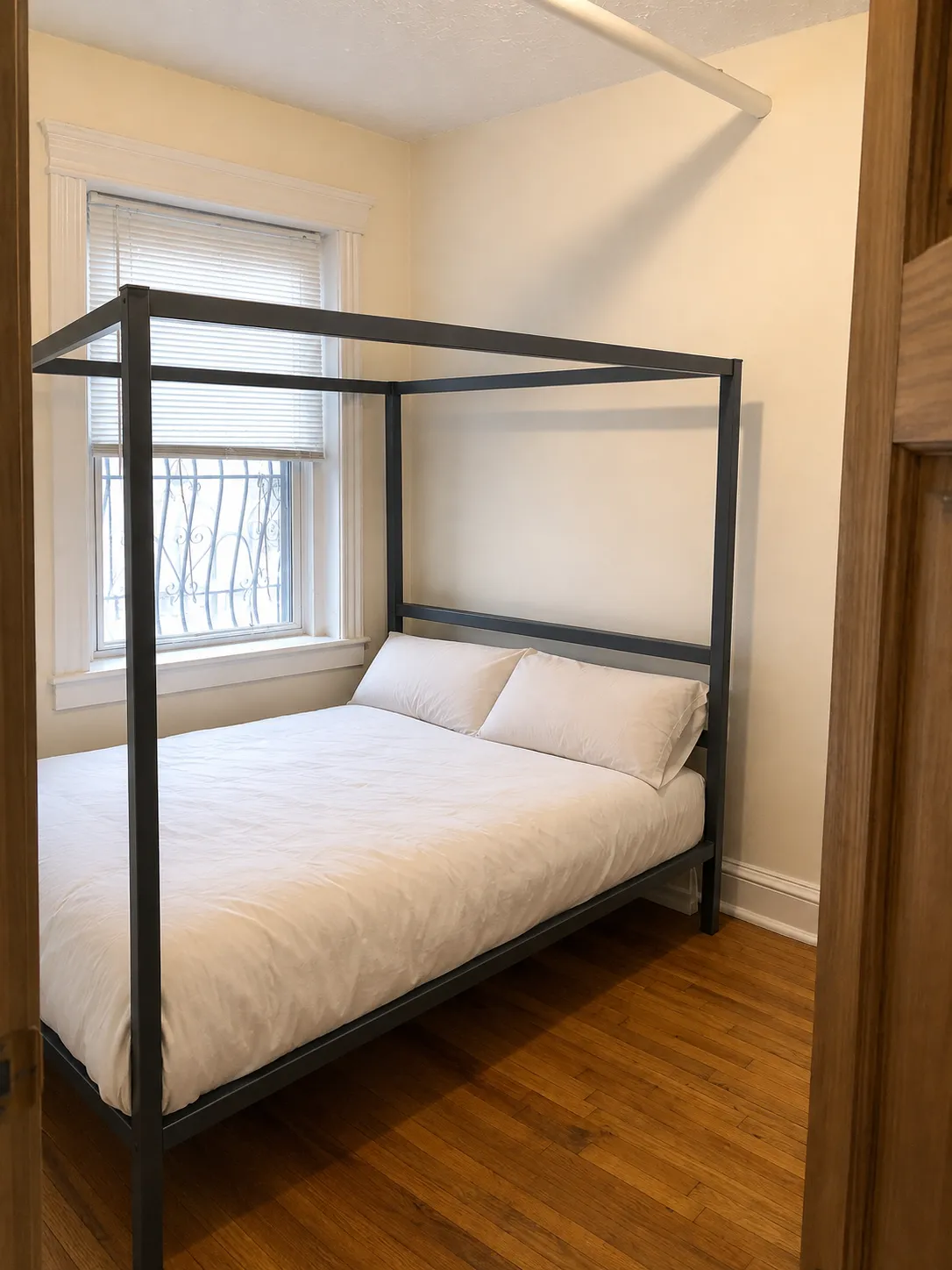 3 bed, 1 bath apartment for rent at 352 Riverway Unit 2, Mission Hill — photo 4 of 10