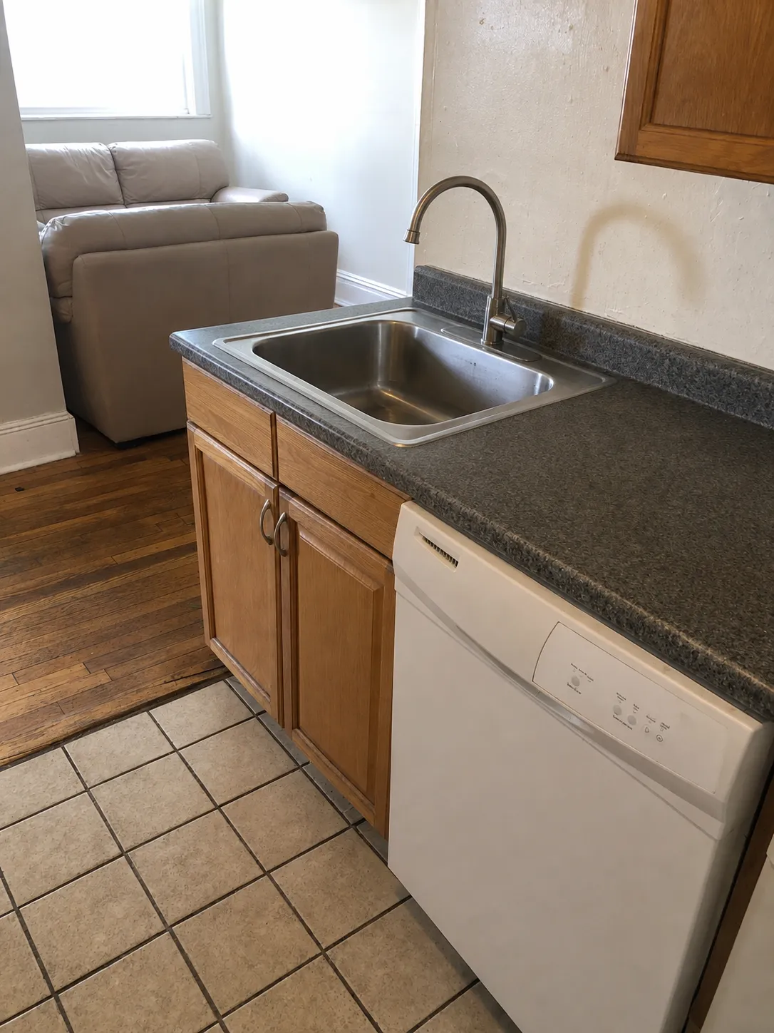 3 bed, 1 bath apartment for rent at 352 Riverway Unit 2, Mission Hill — photo 1 of 10