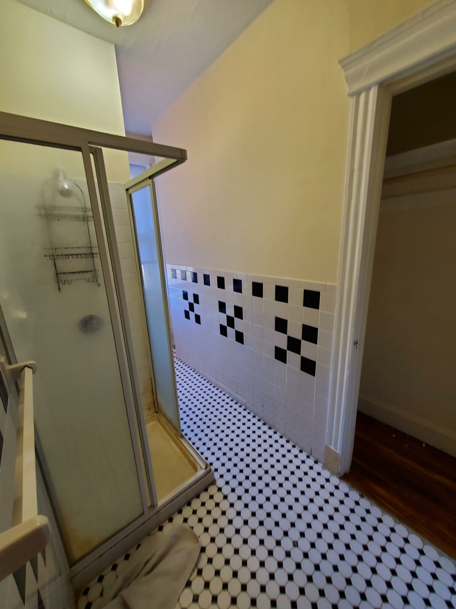 2 bed, 1 bath apartment for rent at 352 Riverway Unit 20, Mission Hill — photo 5 of 10