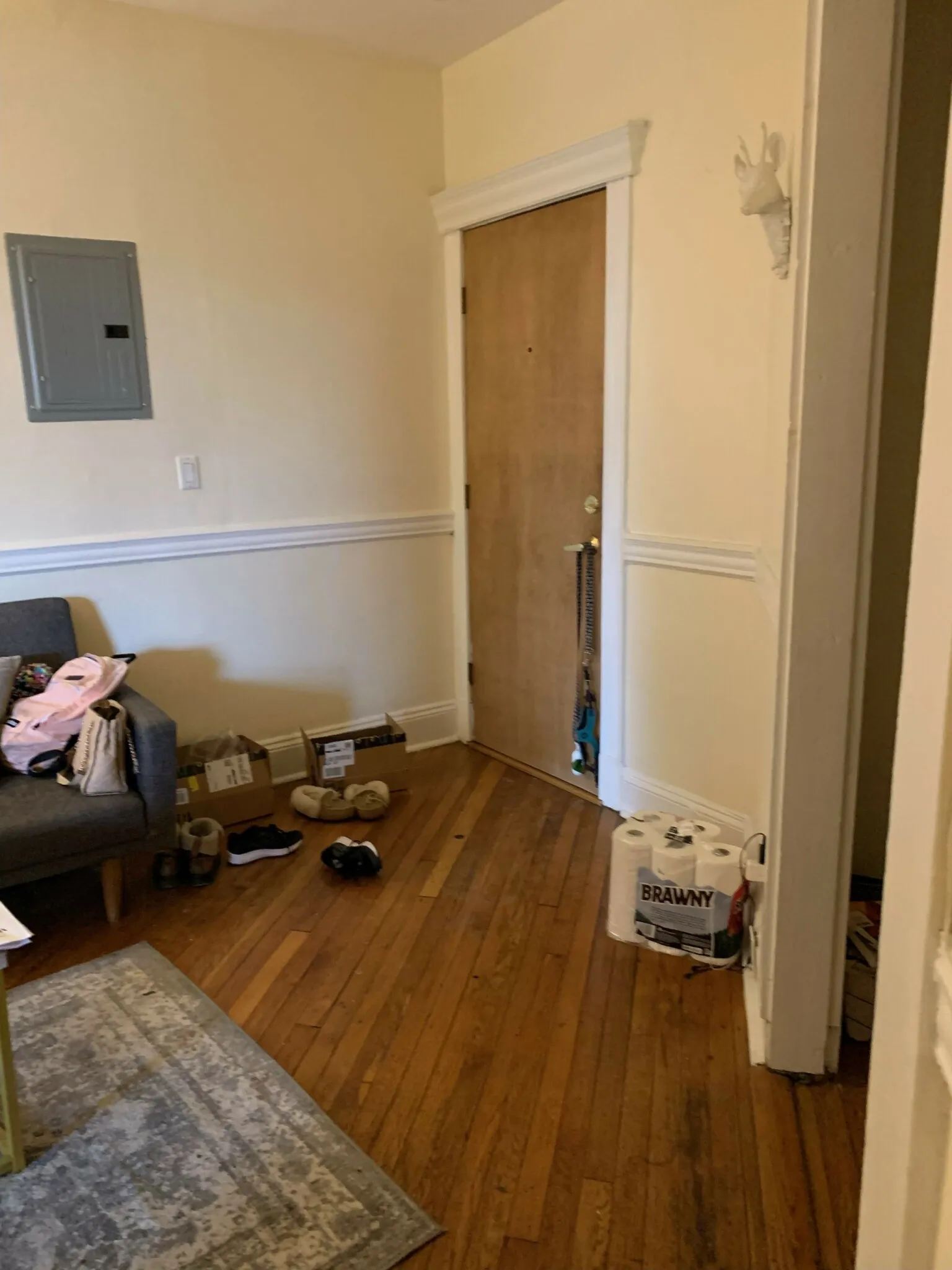 2 bed, 1 bath apartment for rent at 352 Riverway Unit 4, Mission Hill — photo 2 of 9