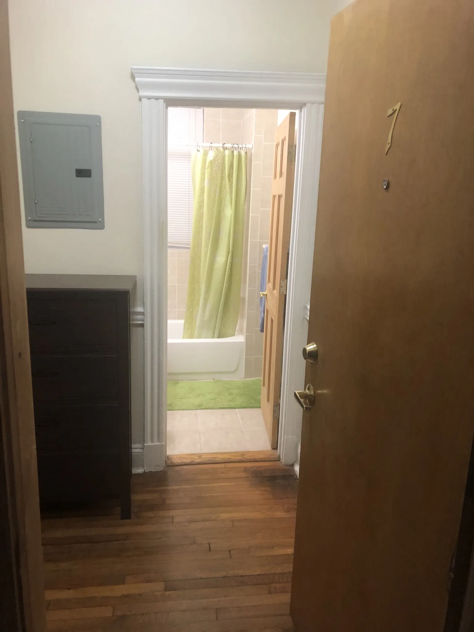 Studio bed, 1 bath apartment for rent at 352 Riverway Unit 7, Mission Hill — photo 3 of 7