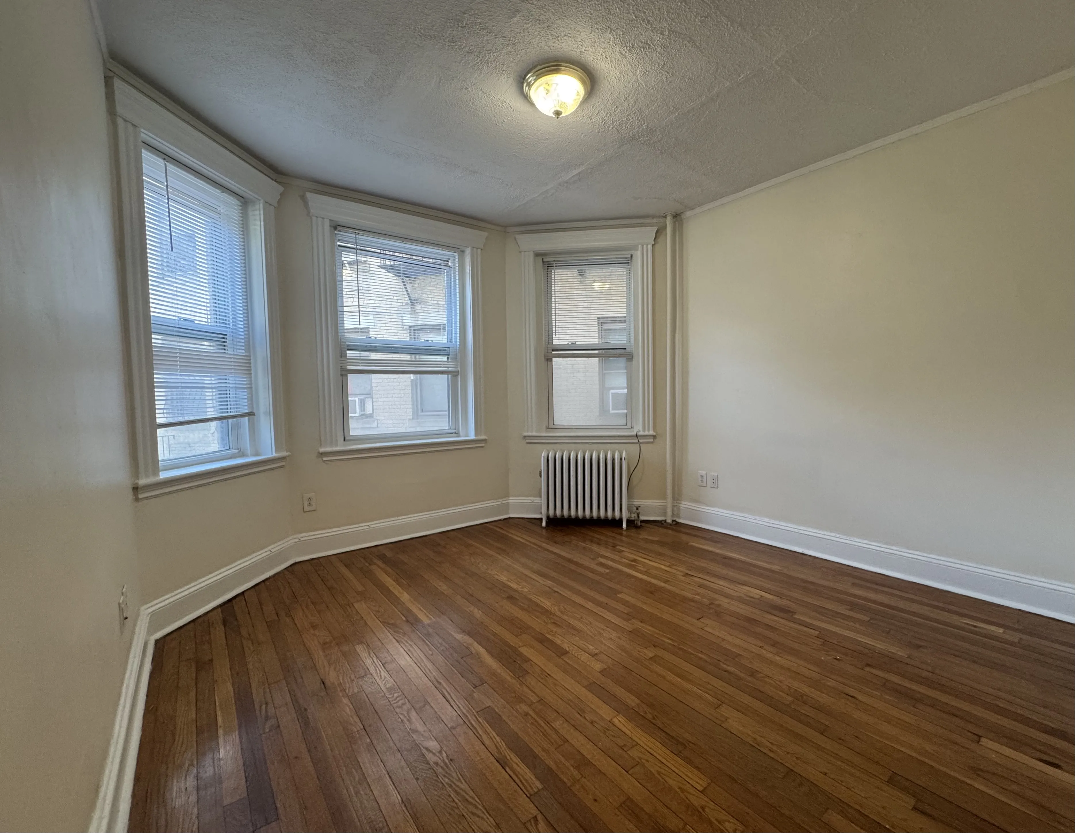 Studio bed, 1 bath apartment for rent at 352 Riverway Unit 7, Mission Hill