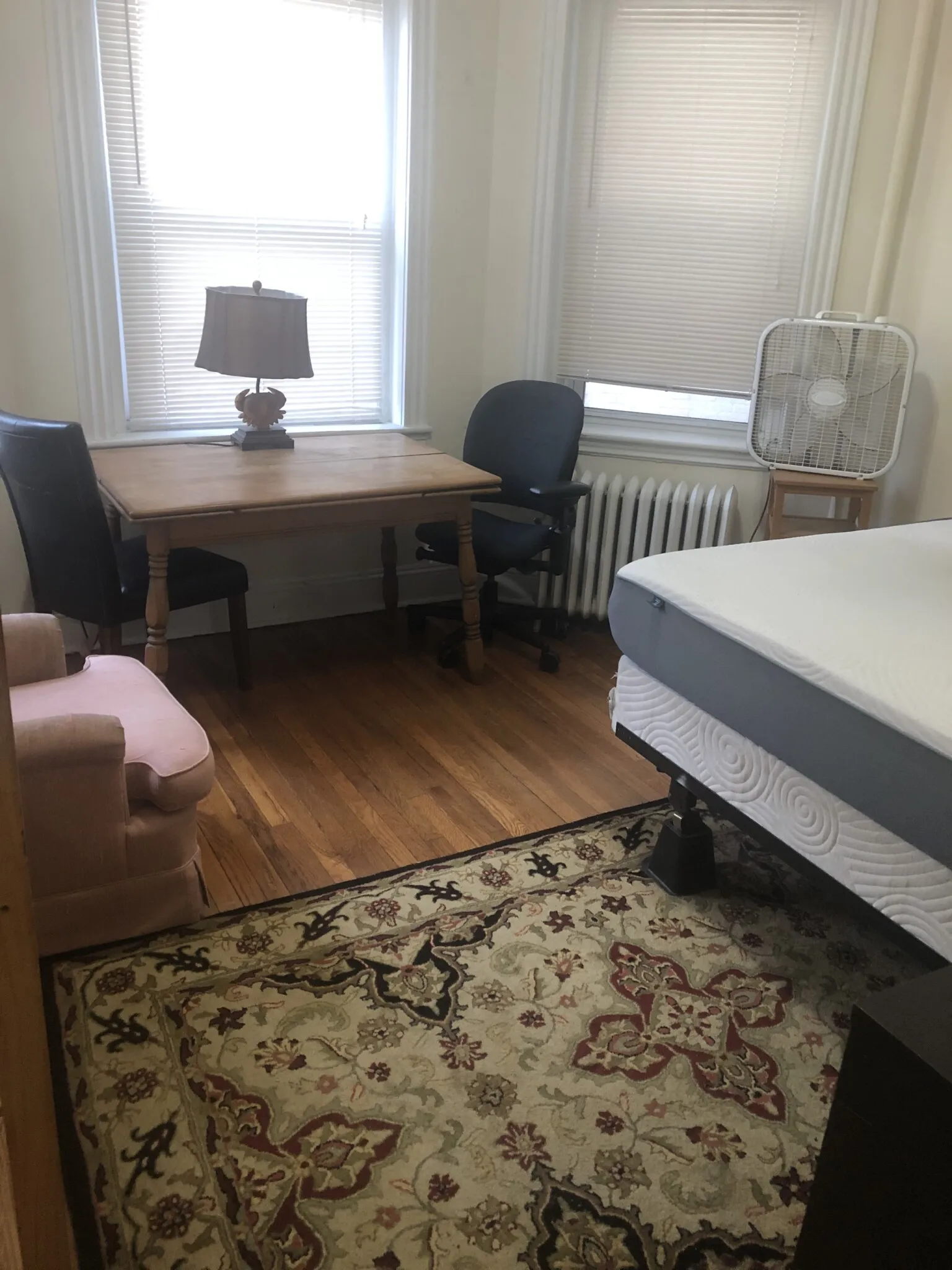 Studio bed, 1 bath apartment for rent at 352 Riverway Unit 7, Mission Hill — photo 2 of 7