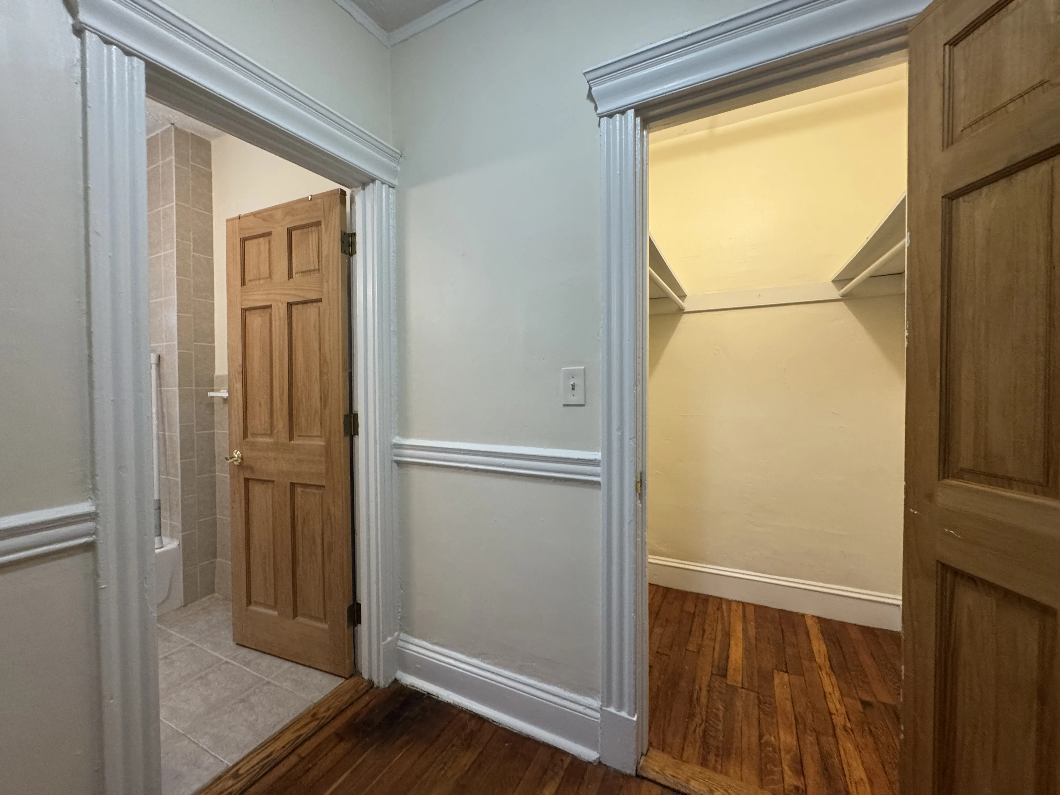 Studio bed, 1 bath apartment for rent at 352 Riverway Unit 7, Mission Hill — photo 4 of 8