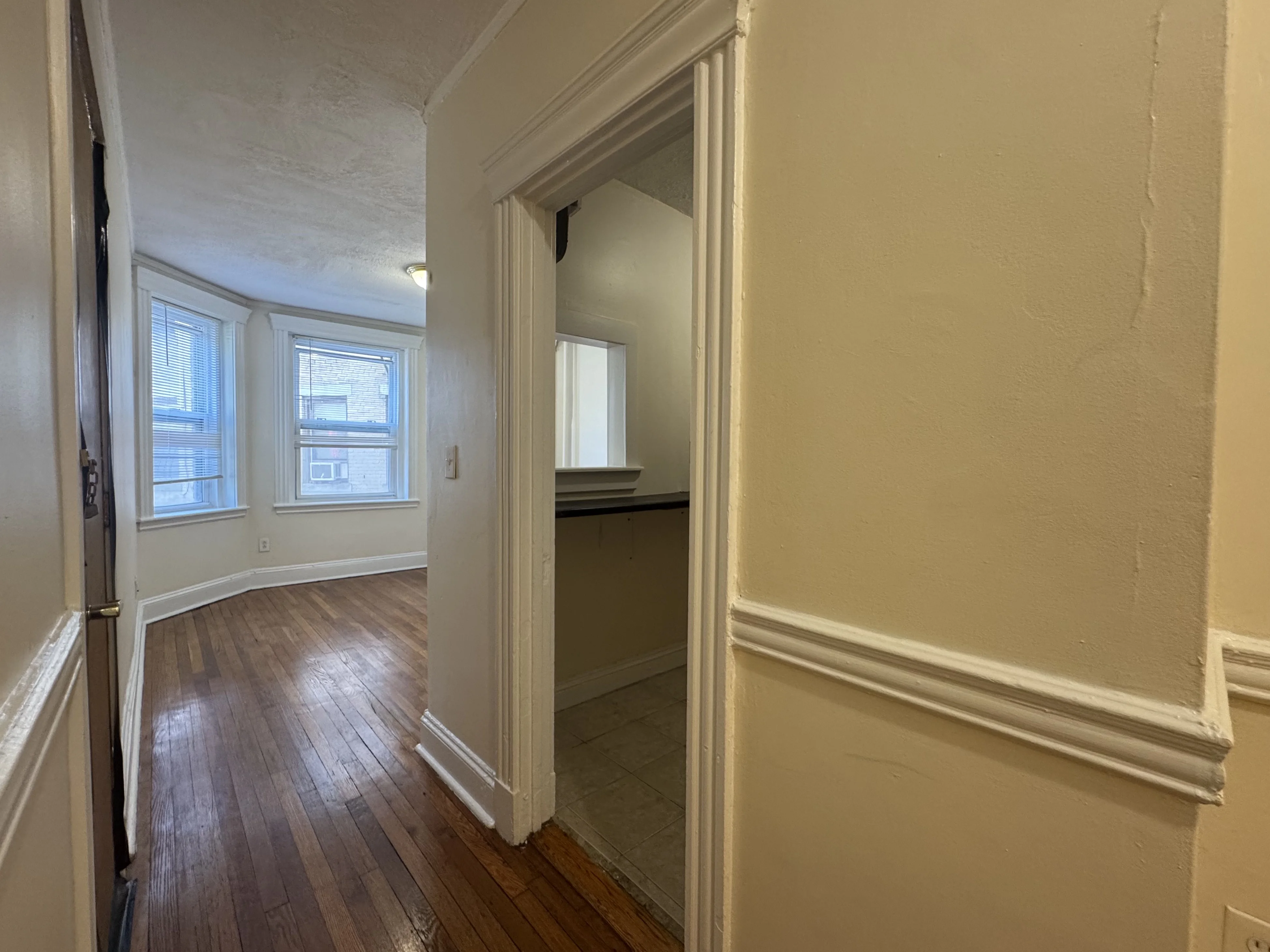 Studio bed, 1 bath apartment for rent at 352 Riverway Unit 7, Mission Hill — photo 6 of 8