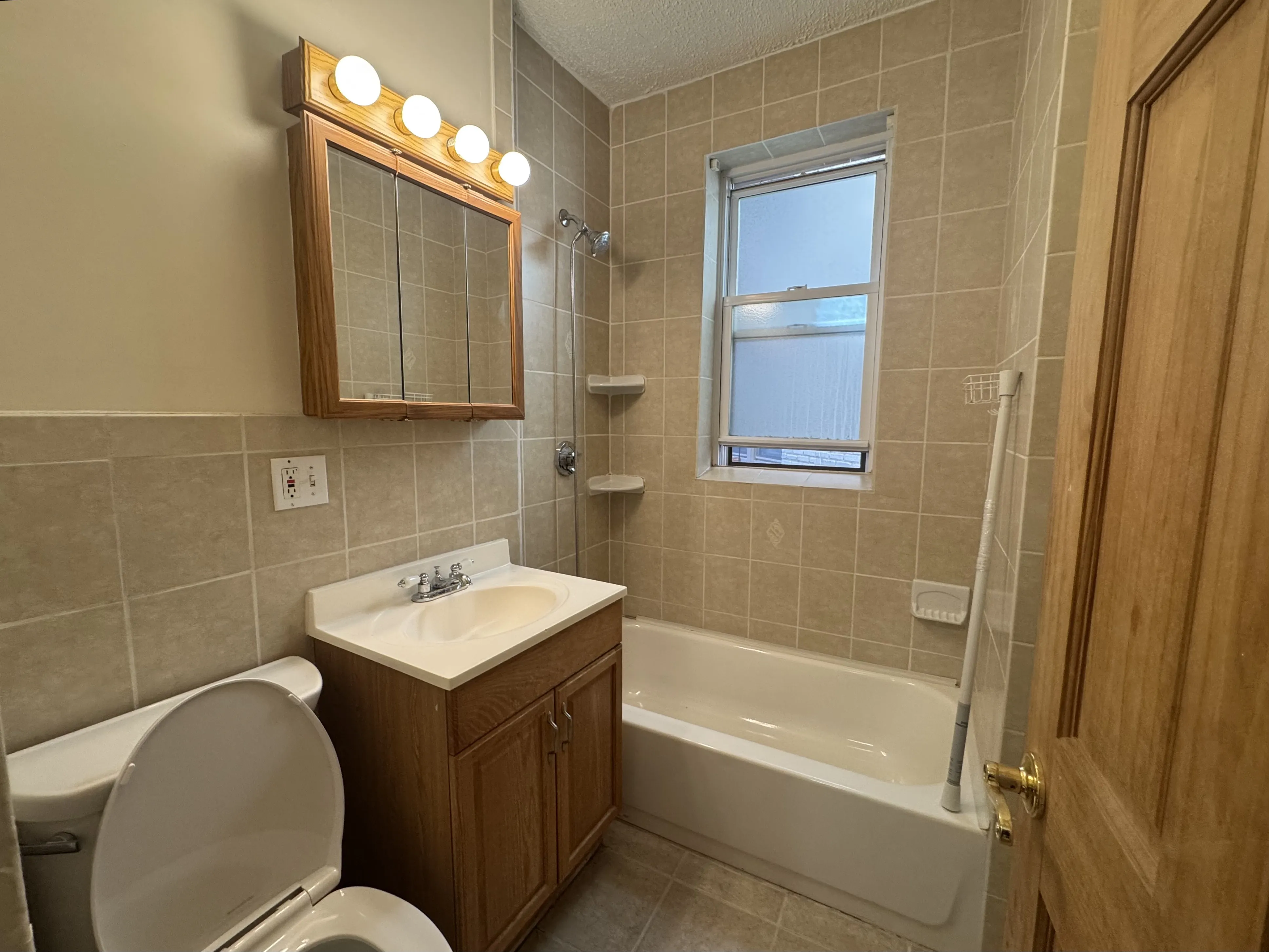 Studio bed, 1 bath apartment for rent at 352 Riverway Unit 7, Mission Hill — photo 5 of 8
