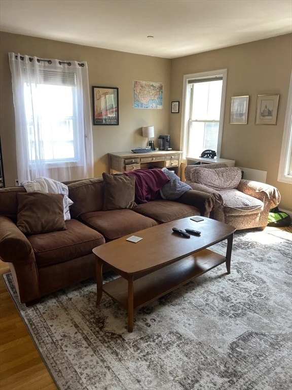 2 bed, 1 bath apartment for rent at 352 W 3rd St Unit 16, South Boston — photo 2 of 18