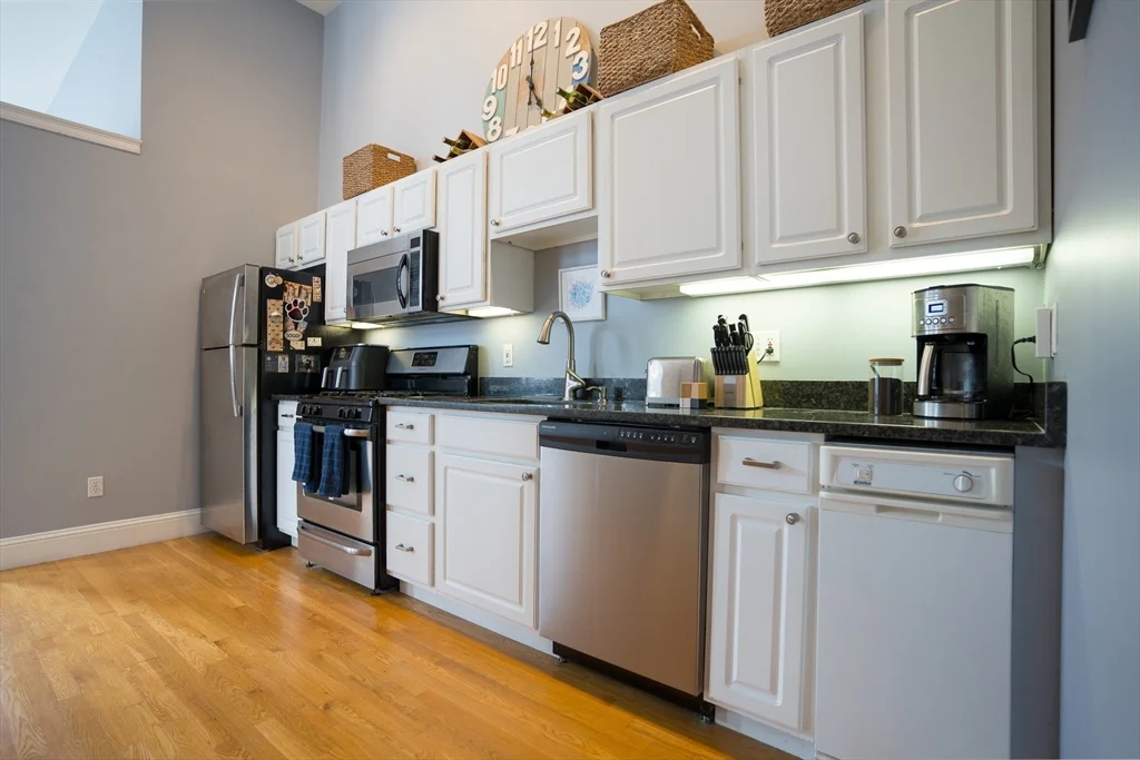 2 bed, 1 bath apartment for rent at 352 W 3rd St Unit 9, South Boston — photo 7 of 17