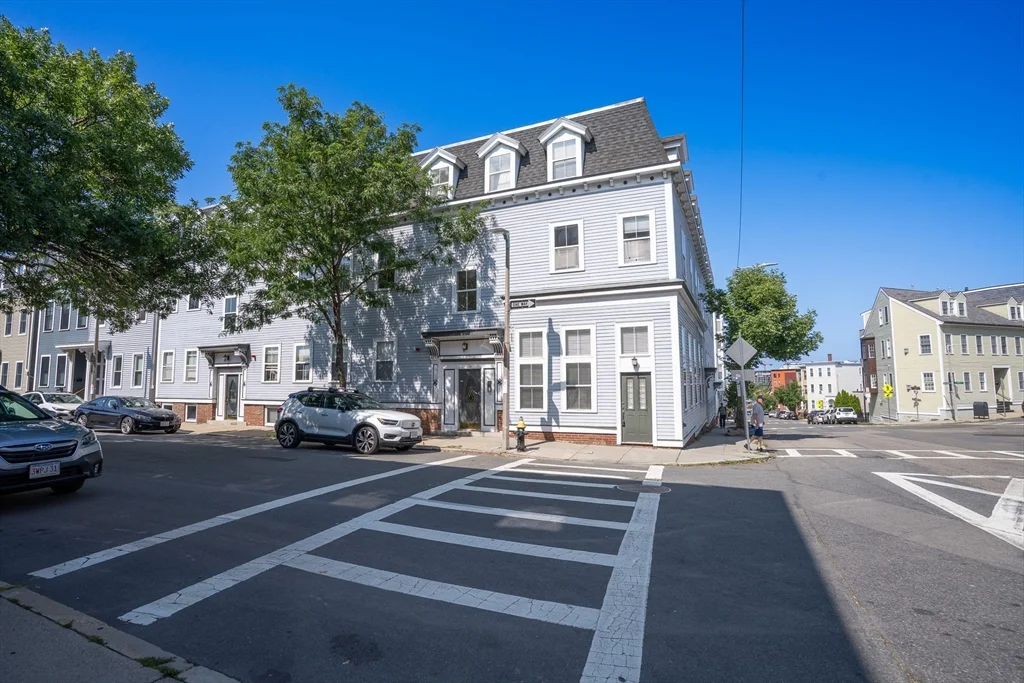 2 bed, 1 bath apartment for rent at 352 W 3rd St Unit 9, South Boston — photo 17 of 17