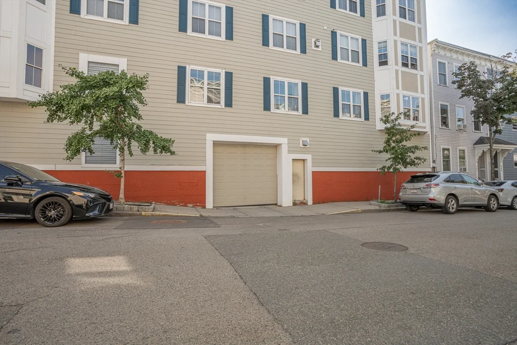 2 bed, 1 bath apartment for rent at 352 W 3rd St Unit 9, South Boston — photo 13 of 17