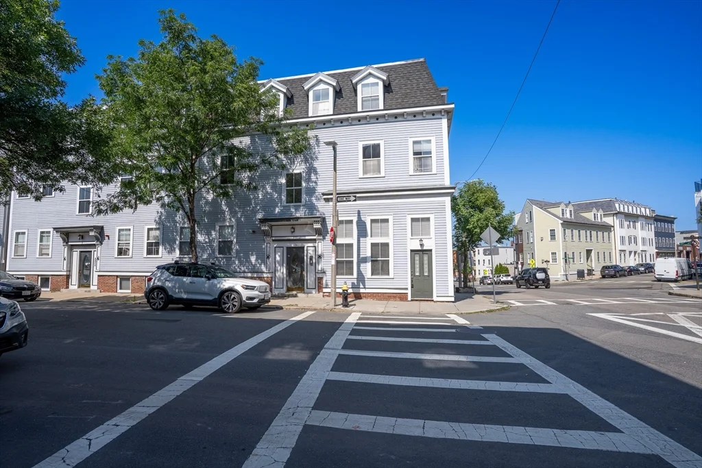 2 bed, 1 bath apartment for rent at 352 W 3rd St Unit 9, South Boston — photo 16 of 17