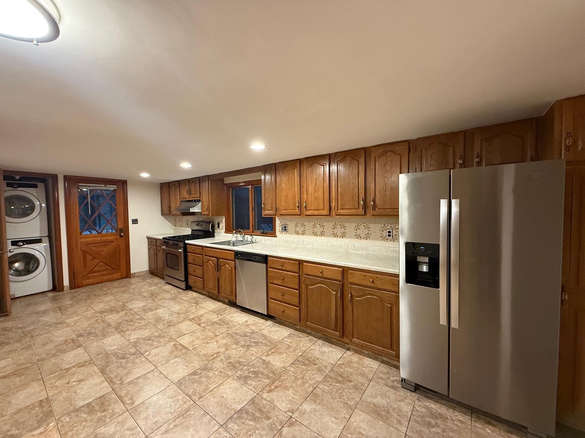 2.5 bed, 3 bath apartment for rent at 352R Somerville Ave Unit 352R, Ward Two — photo 2 of 19