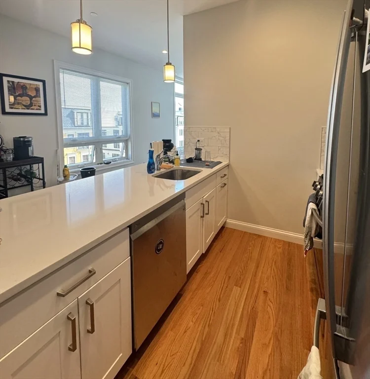 2 bed, 2 bath apartment for rent at 353 Dorchester St Unit 3, South Boston — photo 4 of 14