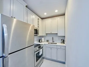 1 bed, 1 bath apartment for rent at 354 Beacon St Unit 5, Back Bay — photo 5 of 7