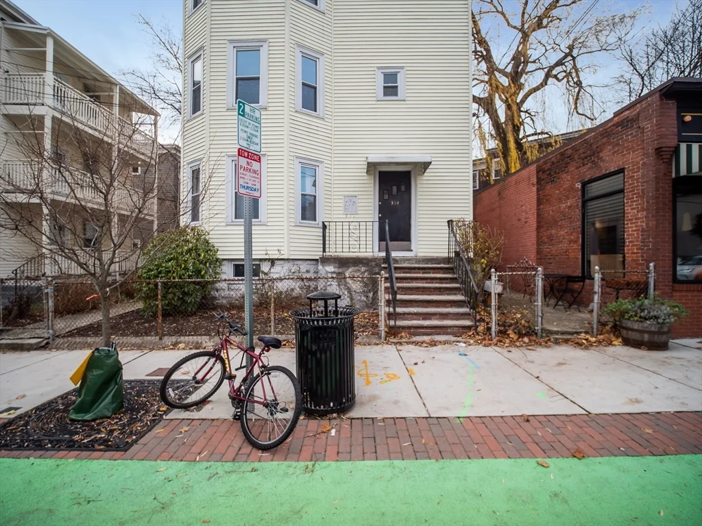 3 bed, 1 bath apartment for rent at 354 Beacon Unit 2, Porter Square