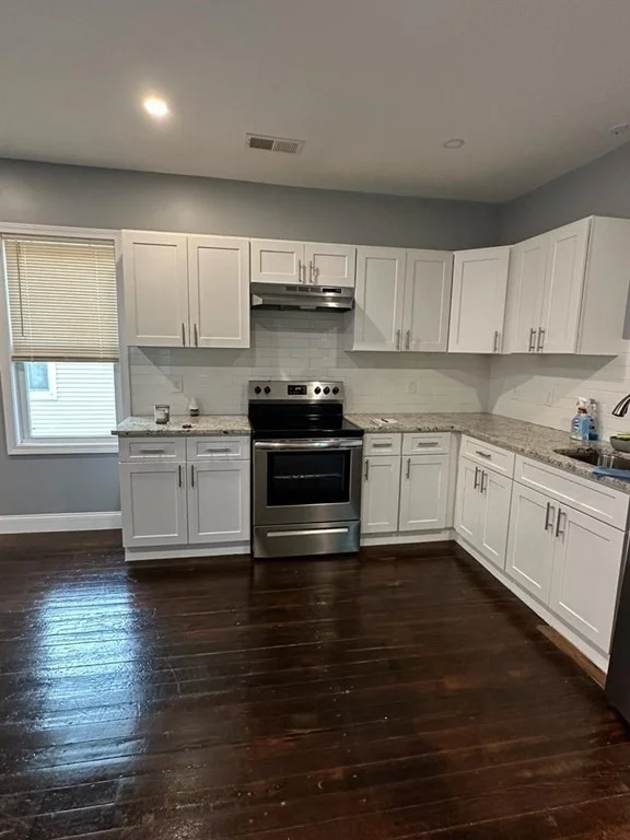 3 bed, 1 bath apartment for rent at 354 Coffin Ave Unit 3, New Bedford — photo 3 of 10